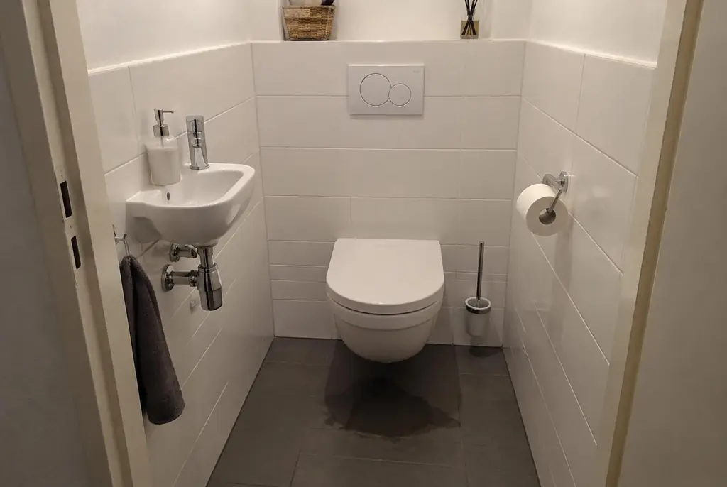 Lekdetectie Hillegom – natte vloer bij een toilet